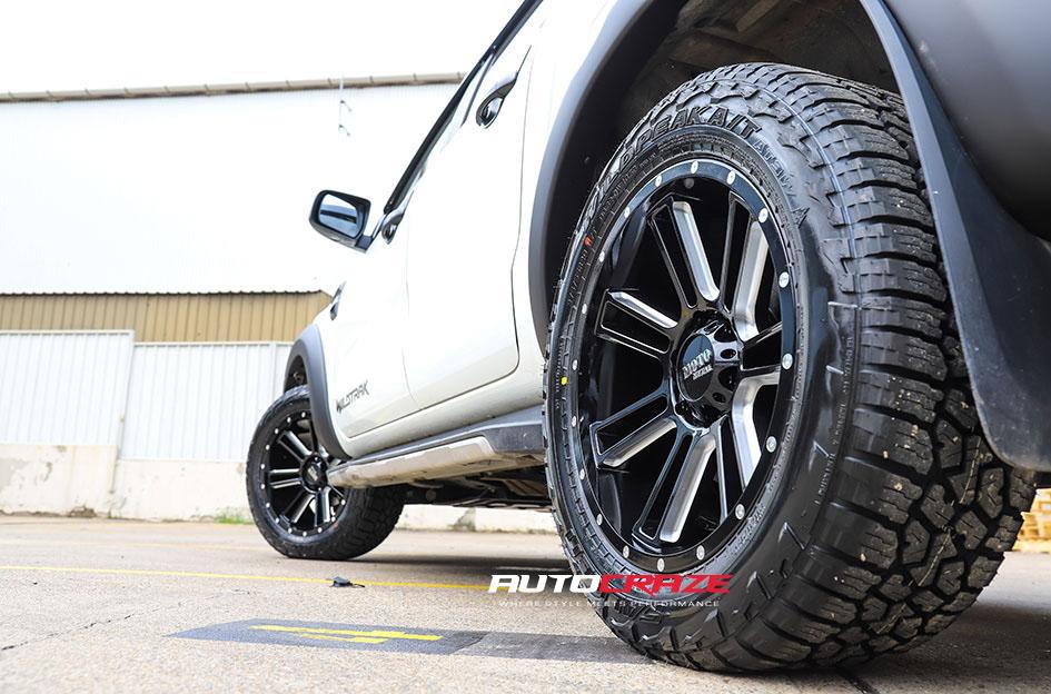 FORD RANGER MO982 GLOSS BLACK MILLED